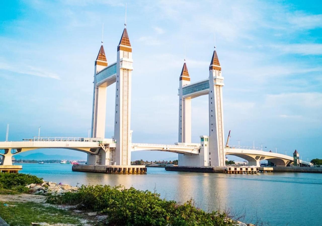 D'Luna Homestay Seaview I Sunrise View Kuala Terengganu Luaran gambar